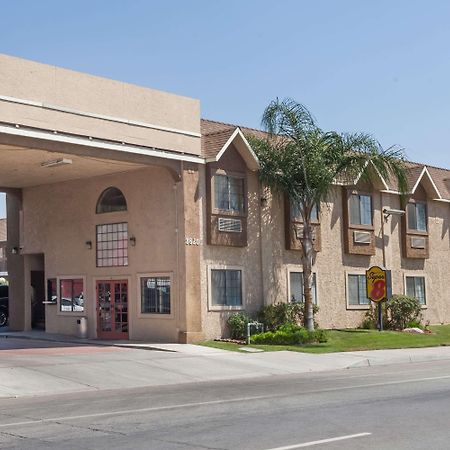 Super 8 By Wyndham Bakersfield South Ca Motel Exterior foto