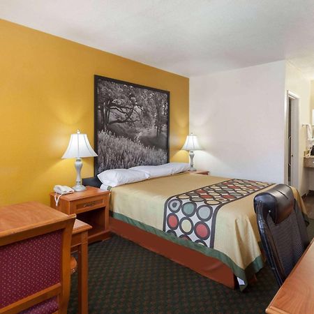 Super 8 By Wyndham Bakersfield South Ca Motel Exterior foto